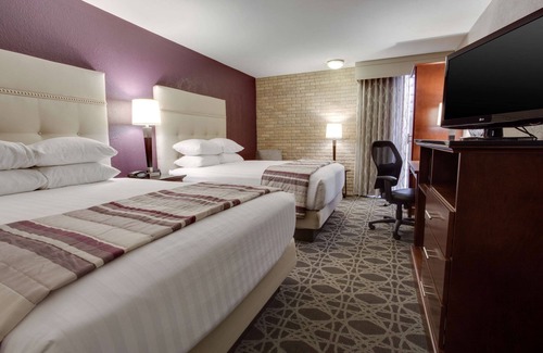 Crownhill Park Hotel | Drury Plaza Hotel San Antonio Airport