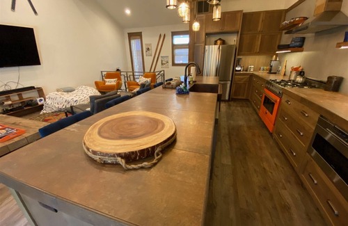 Ketchum Condo | DT Ketchum - Chill, Two-Story Getaway w/a Gourmet Kitchen - Walk Downtown & to River Run Lifts