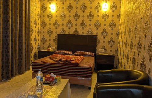Deira Apartment | - Dubai Deira: Short-Term Rooms, Great Value -Explore Our Options & Reserve Now!