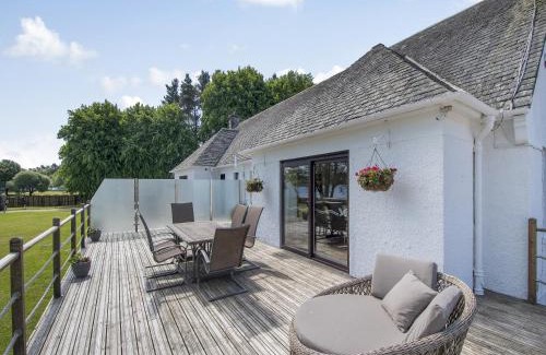 Alexandria House | Duck Bay Cottage 2 - Uk43935