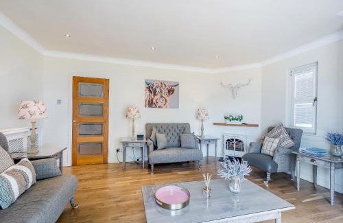 Alexandria House | Duck Bay Cottage 2 - Uk43935