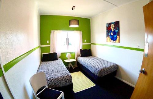 New Plymouth Hotel | Ducks & Drakes Boutique Motel & Backpackers
