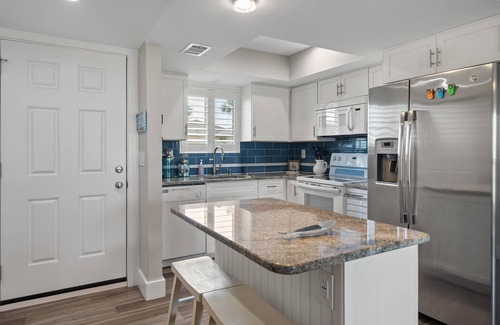 Holiday Isle Condo | Duck’s Roost – Renovated Condo in Sandpiper Cove with FREE Beach Setup!