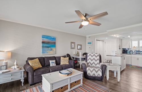 Holiday Isle Condo | Duck’s Roost – Renovated Condo in Sandpiper Cove with FREE Beach Setup!