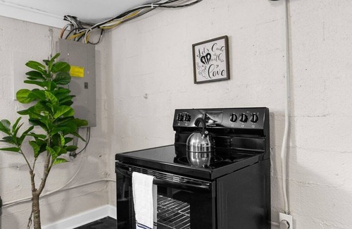 Birmingham House | Dugan Ave Unit B