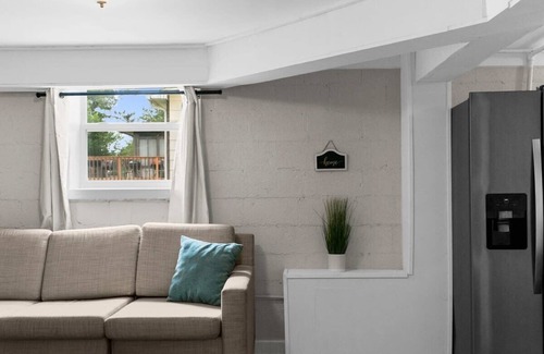 Birmingham House | Dugan Ave Unit B