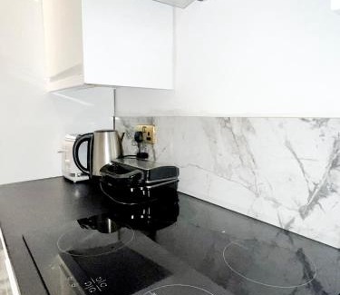 Mildmay Apartment | Duke and Duchess Apartments and Rooms - Private in Room Hot Tub Suites