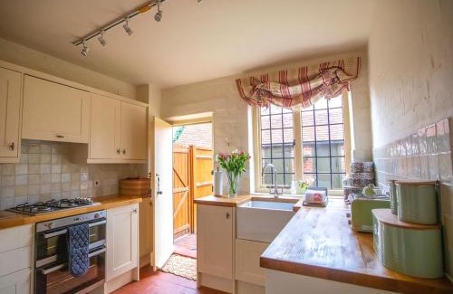 Benson House | Dulcie Cottage
