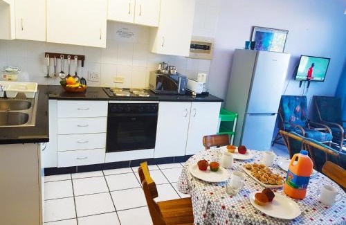 Manaba Beach Apartment | Dumela Margate Flat No 10