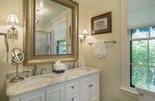 Murphys Bed & Breakfast | Dunbar House Inn and Event Property
