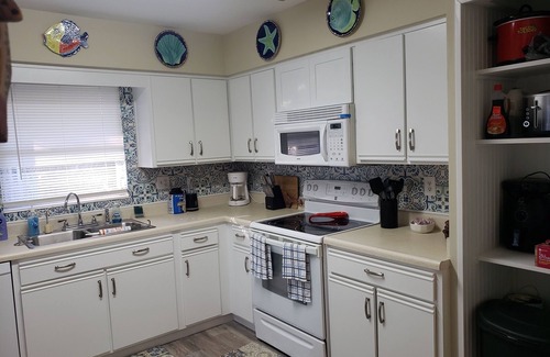 Dunnellon House | Dunnellon Pool House on Tiger Lake Near Rainbow River State Park & Tubing