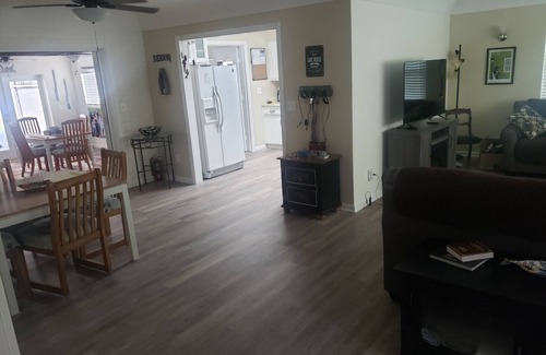 Dunnellon House | Dunnellon Pool House on Tiger Lake Near Rainbow River State Park & Tubing