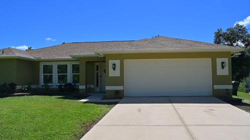 North Port House | Dunsmuir House - Close to Warm Mineral Springs, Beaches & Cool Today Park