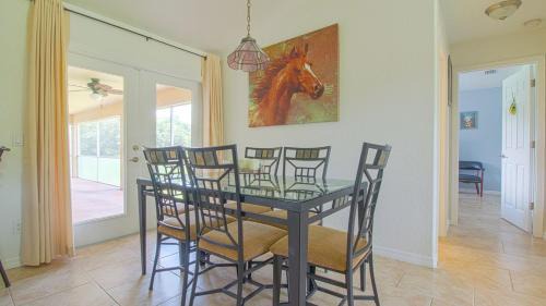 North Port House | Dunsmuir House - Close to Warm Mineral Springs, Beaches & Cool Today Park
