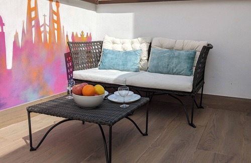 L'Hospitalet de Llobregat Apartment | Duplex apartment with a patio next to FIRA GRAN VIA
