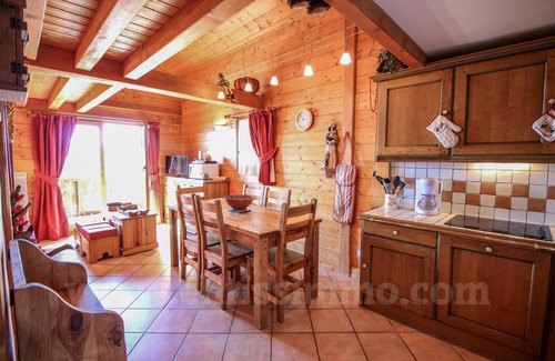 Villard-sur-Doron Apartment | Duplex- 3 bedrooms - south facing - ski-in ski-out