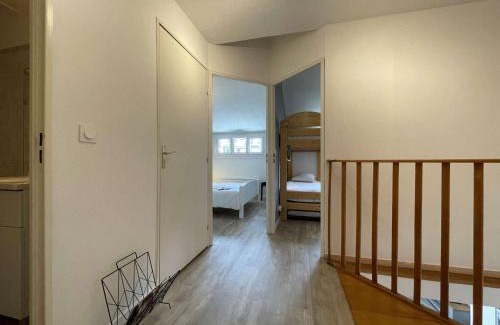 Briancon Apartment | Duplex 3 pièces rénové avec loggia et garage, cœur de Briançon, proche télécabine, 4-6 couchages - FR-1-330C-130