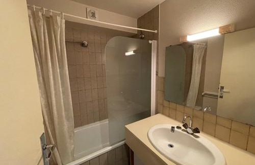 Laveissiere Apartment | Duplex 6/8 pers. avec balcon en plein centre, proche des pistes et commerces - FR-1-787-52