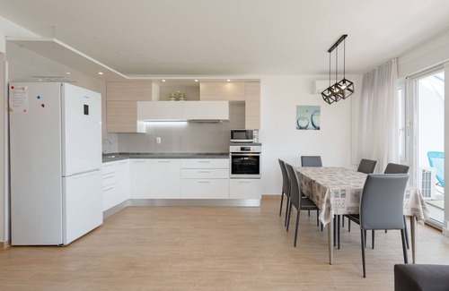 Stobrec Apartment | DUPLEX apartment with SEA VIEW only 10 meters from the sea!