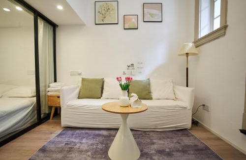 Downtown Shanghai House | Duplex Garden Villa with Private Courtyard Jing'an Villa Near Metro Downtown Shanghai