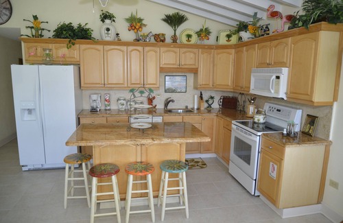 Marathon Villa | DUPLEX IN DUCK KEY, 2 Bedroom/2 Bath w/40' Dock, Trailer Storage Incl.