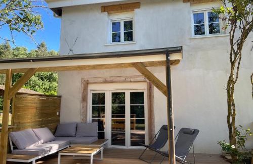 Salles House | Duplex rénové au cœur de la nature