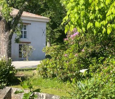 Salles House | Duplex rénové au cœur de la nature