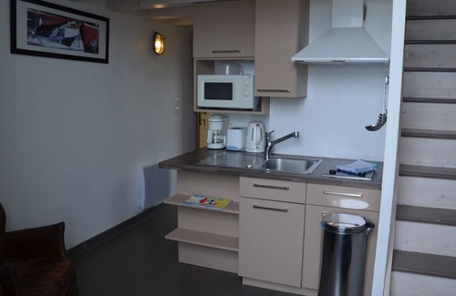 La Flotte Bed & Breakfast | Duplex-Sea View with wet room