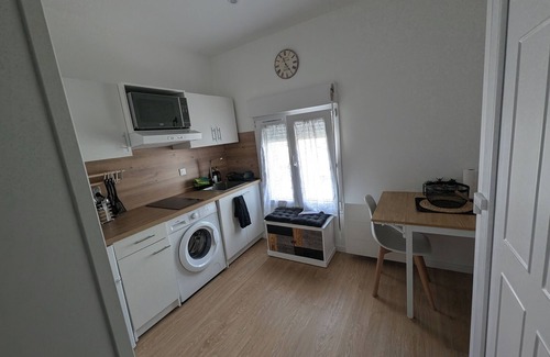 Quincy-Voisins Apartment | Duplex, Sleeps 3 w/Secure Garage, 30min to Disney