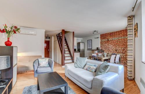 Saint-Cyprien Apartment | Duplex Tolosa - Pont-Neuf, Dôme de la Grave, 2 BDRs 85m2, AC, Free private car park 200m away - T3 85m2 avec clim, parking couvert gratuit à 200m