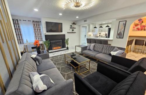 Lawsona - Fern Creek House | Duplex walk To Lake Eola Orlando Sleeps 8