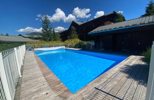 Samoens Apartment | Duplex with pools and parking near Samoëns center