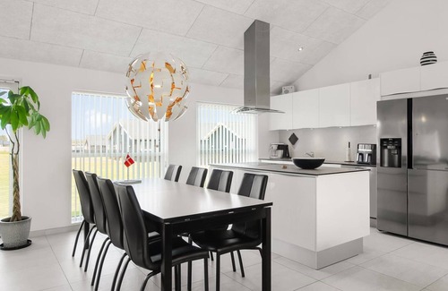 Grønhøj House | "Dwerg" - 1.5km from the sea by Interhome