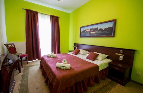 Modlniczka Bed & Breakfast | Dworek Magnat