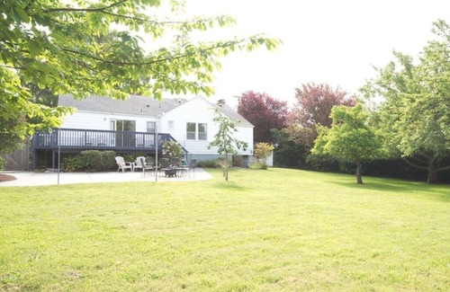 Oak Harbor House | *Dyer House* Min fees, 5br/2ba Near Downtown/Beach, Family and Dog Friendly