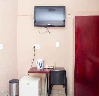 Thohoyandou Bed & Breakfast | DZUVHA VILLAGE INN