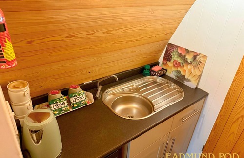 Bury St Edmunds Cabin | Eadmund Pod