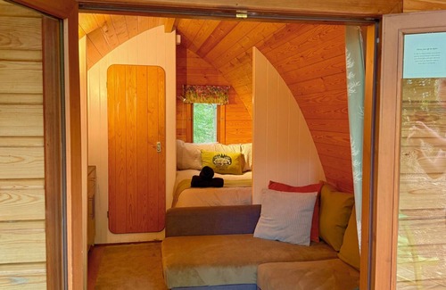 Bury St Edmunds Cabin | Eadmund Pod