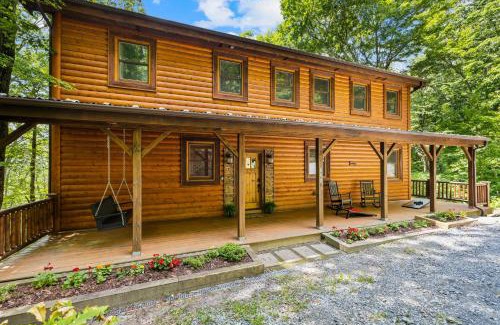 Seven Devils House | Eagle Nest Lodge Hot Tubs & Mountain Views