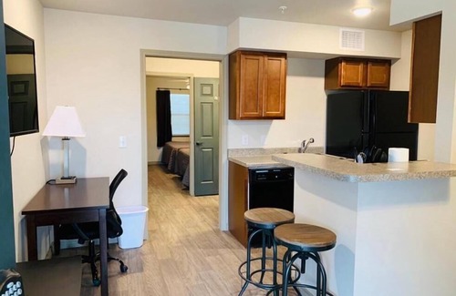 Andrews Hotel | Eagle's Den Suites Andrews a Travelodge by Wyndham