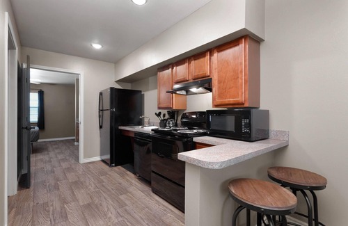 Andrews Hotel | Eagle's Den Suites Andrews a Travelodge by Wyndham