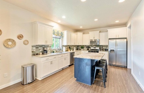 Eagle Mountain House | Eagle's Nest a 4-bedroom house in amazing Eagle Mountain! Pet Friendly!