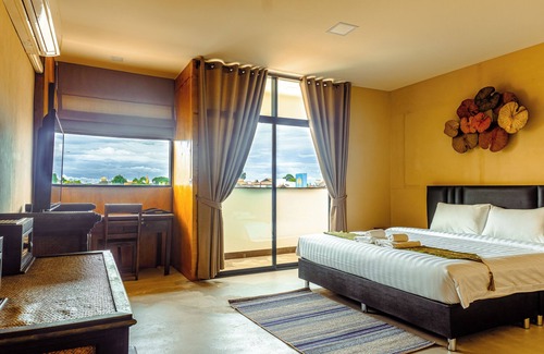 Wua Lai House | EAIN