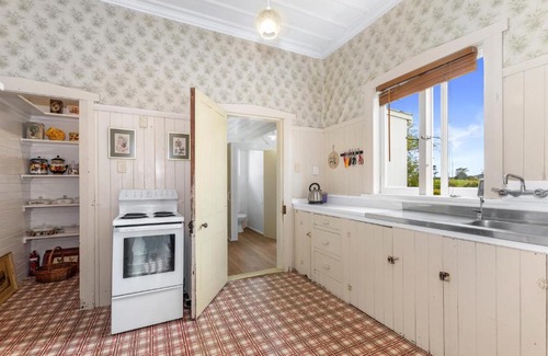 Waipu House | Early Settler Homestead - Waipu Holiday Home