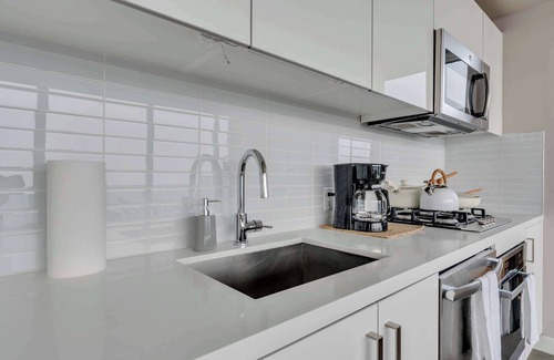 Connaught Apartment | Earthlight Golden Hour Corner