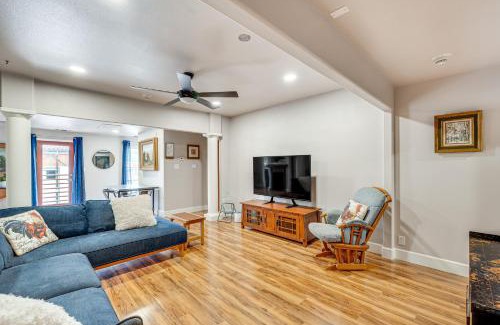 Fair Oaks Apartment | Easily Explore Fair Oaks Village! Unique Condo