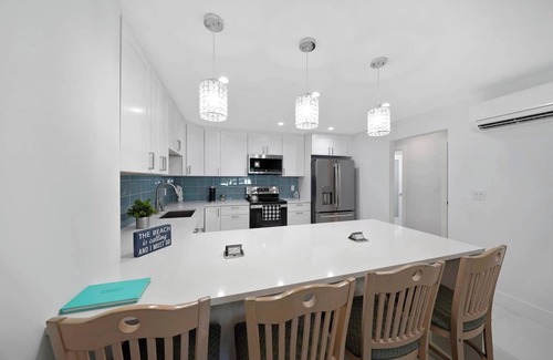 Melaleuca Gardens Apartment | East Beach Apart by PMI unit 2