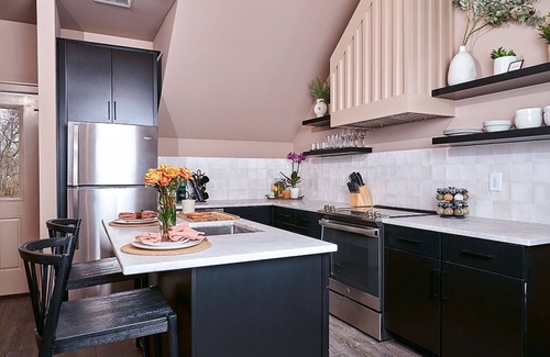 Cleveland Park House | East Nashville Guesthouse close to everything & Pet-Friendly!