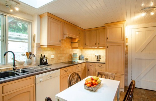 Branscombe House | Eastcotte - Six Bedroom House, Sleeps 12