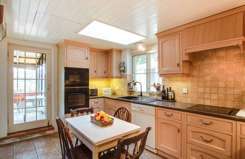 Branscombe House | Eastcotte - Six Bedroom House, Sleeps 12